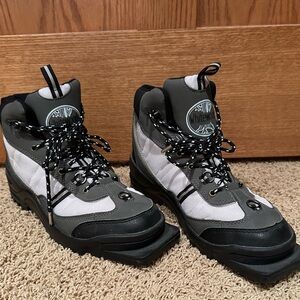 Whitewoods Cross Country Insulated Ski Boots.  Size  EUR 42